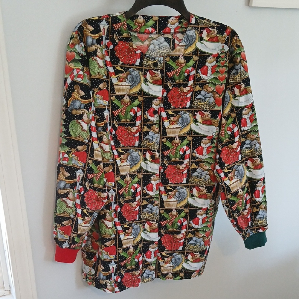 Holiday Lab Coat Size M? Black With Red, White & Green Cozy Mouse Print